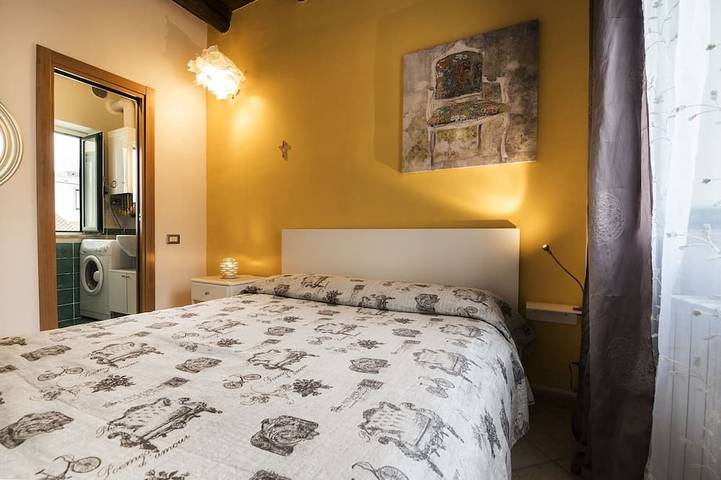 Ganze Wohnung, Historisches Zentrum von Salerno, ideal, um die Stadt und die Küste zu erkunden - Wi-Fi Free in Spiaggia Santa Teresa, Salerno
