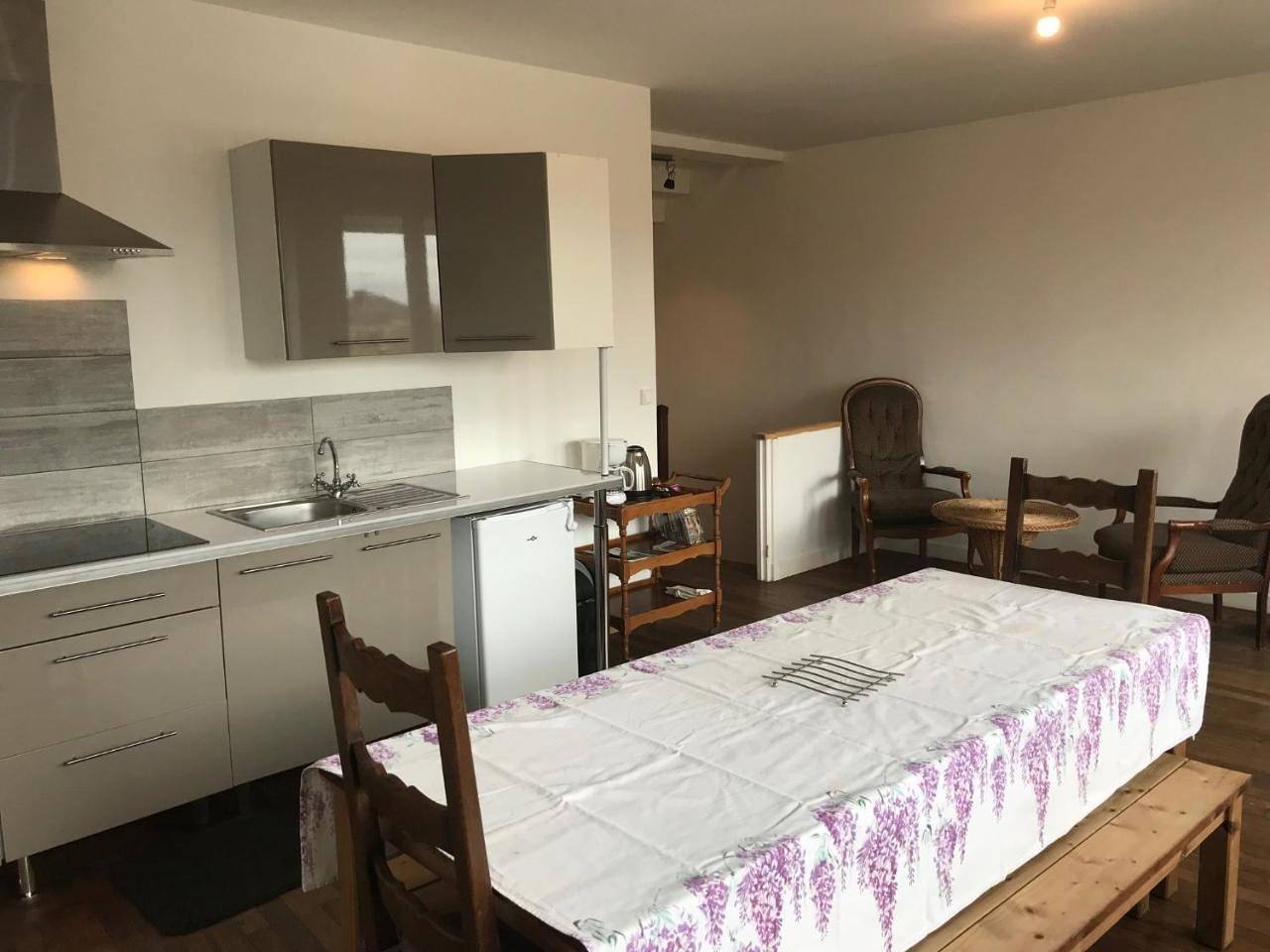Appartement entier, Apartment in Bairon-et-ses-Environs, Ardennes