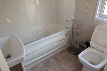 Static Caravan for 6 People in Winchelsea Beach, High Weald, Photo 3