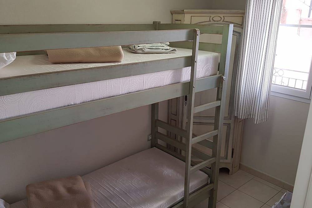 Entire apartment, 3 room apartment - Domaine de Camiole **** in Callian in the var in Callian, Draguignan region