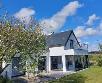 Location de vacances pour 8 personnes, avec jardin et balcon à Moëlan-sur-Mer