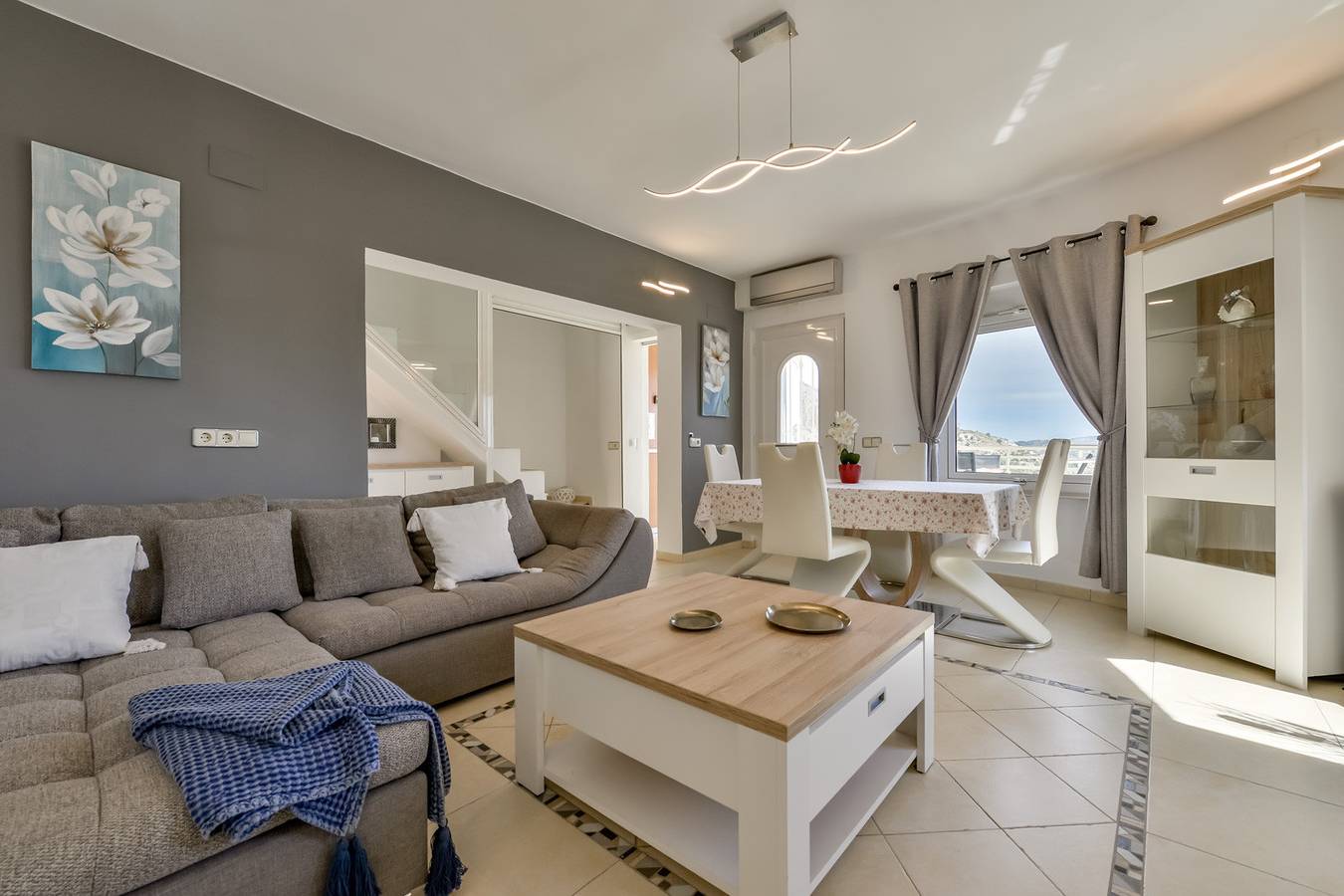 Tango in Maryvilla, Costa Blanca