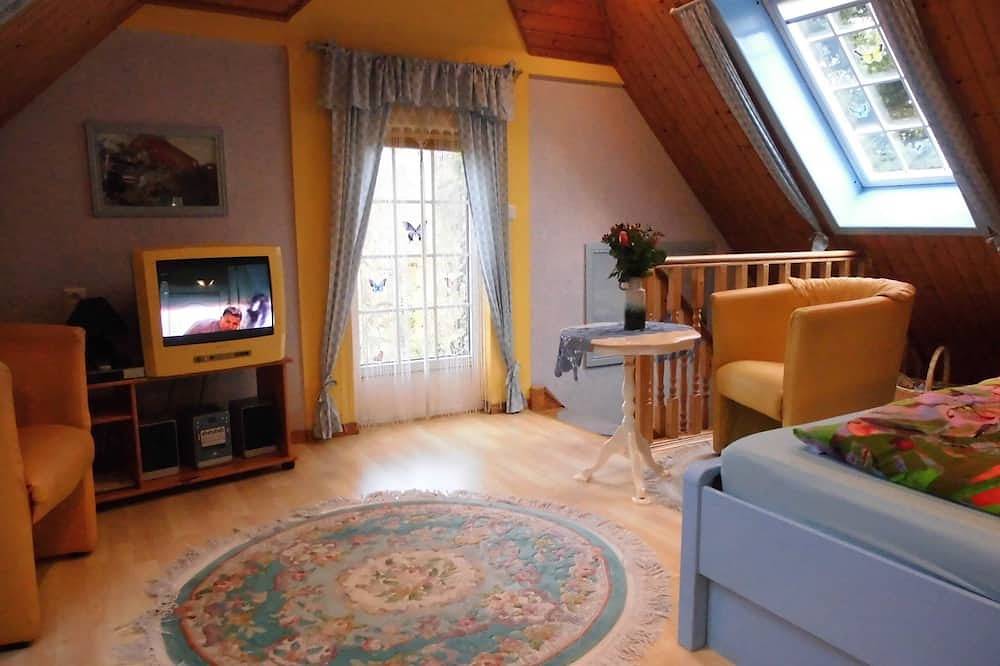 Ganze Wohnung, Stilvolle, zweigeschossige Fewo mit separatem Eingang in zentraler Lage in Jever, Nordseeküste