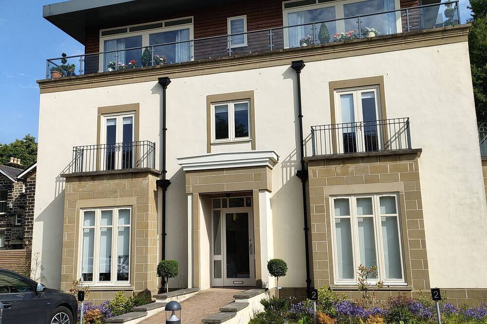 Entire apartment, Ground floor flat in town centre with parking and outdoor space in North Yorkshire