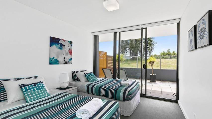 Holiday rental for 4 people, with garden and pool as well as balcony in Lorne
