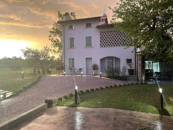 Privatzimmer für 2 Personen, mit Ausblick und Garten in Monzambano - 4