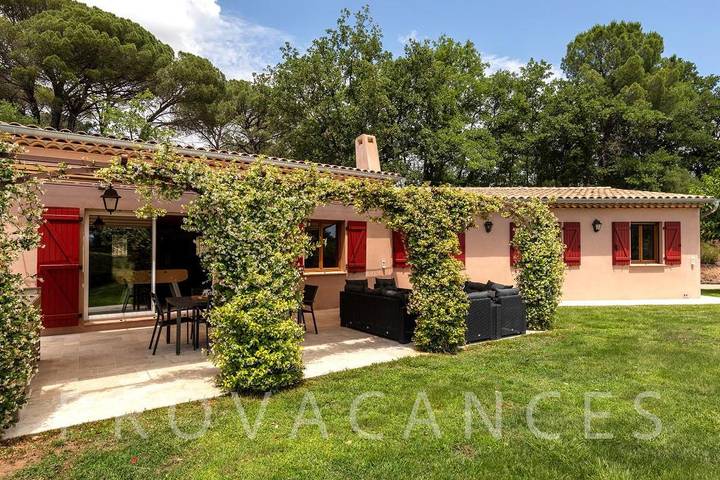 Location de vacances pour 9 personnes, avec jardin et piscine à Vidauban - 4