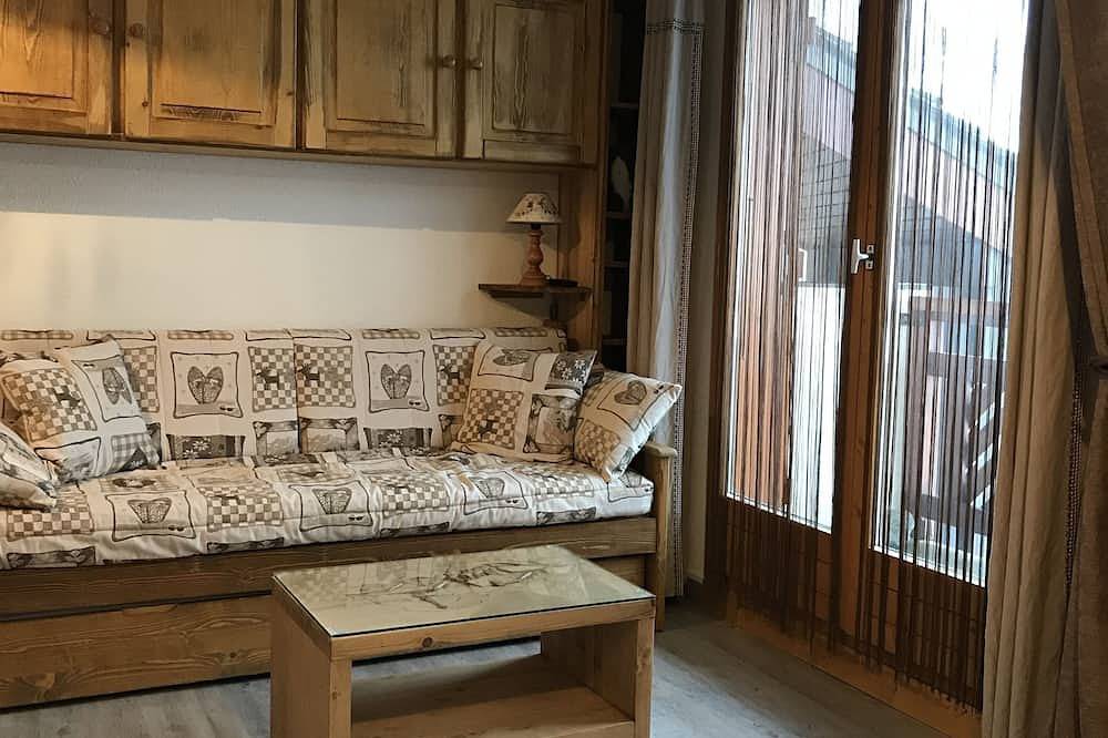 Entire apartment, La Plagne-Montalbert, 4 pers studio, resort center, ski-in ski out in La Plagne, Aime-la-Plagne