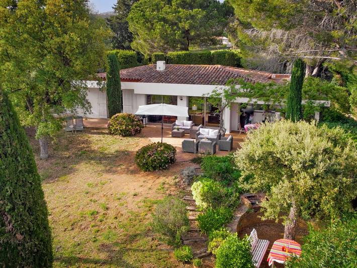 Villa für 6 Personen, mit Terrasse und Garten - 1