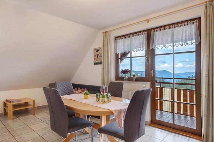 Entire apartment, Apartment '1, 44qm' with Shared Terrace, Shared Garden and Wi-Fi in Waldau (Titisee-Neustadt), Titisee-Neustadt