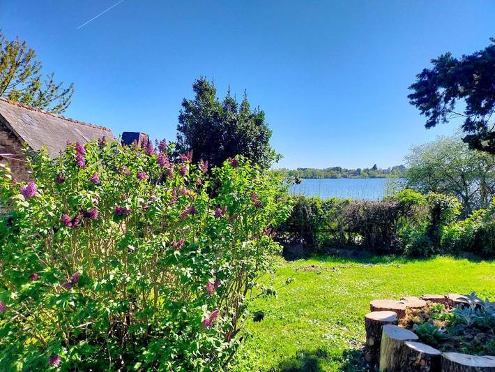 Location de vacances pour 8 personnes, avec piscine et vue sur le lac ainsi que vue et jardin à Joué-sur-Erdre - 3