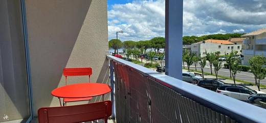 Gîte pour 4 personnes, avec vue ainsi que vue sur le lac et terrasse dans Plage de Maubuisson