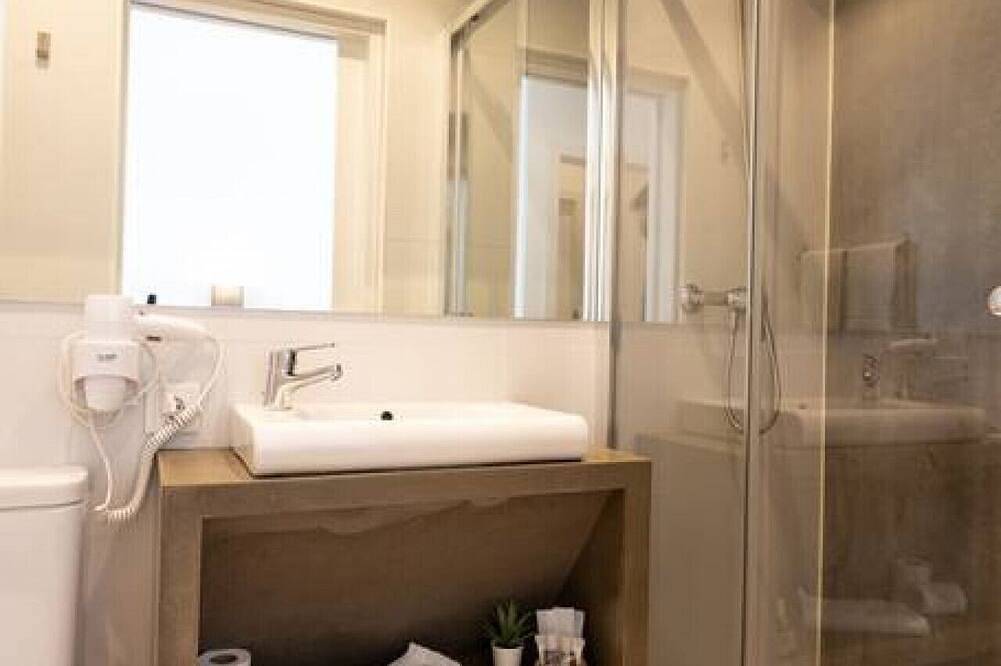 Mystay - Porto Batalha double room with balcony in the historical center in Sé (Porto), Porto