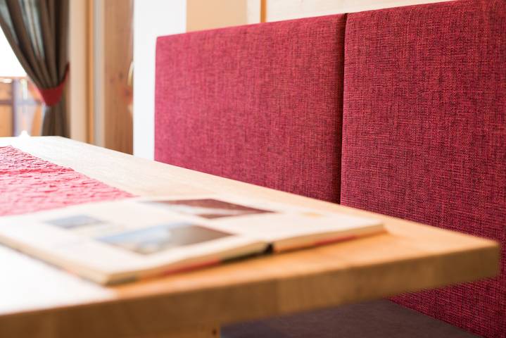Entire apartment, Apartment 'Haus Sonnegg - Living Suite' with Mountain View, Wi-Fi, Balcony & Garden in Albions, Lajen