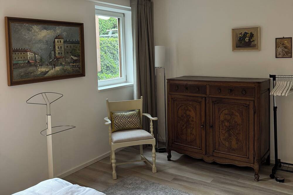 Entire apartment, Comfortable and quiet apartment in a great location with parking space in Sankt Augustin, Rhein-Sieg-Kreis