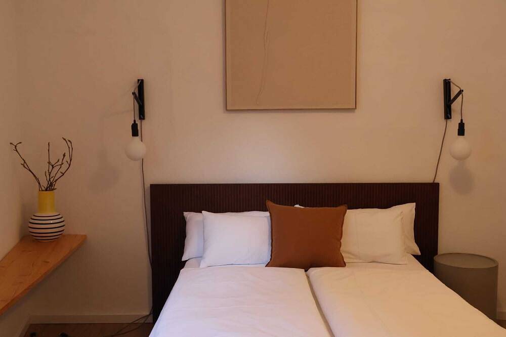 Ganze Wohnung, Modernes Appartement (73qm) mit Balkon und 2 Schlafzimmern in Dettelbach, Fränkisches Weinland