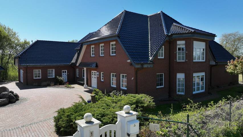 Ferienhaus für 12 Personen, mit Balkon und Whirlpool sowie Terrasse und Garten in Bützow-Land - 3