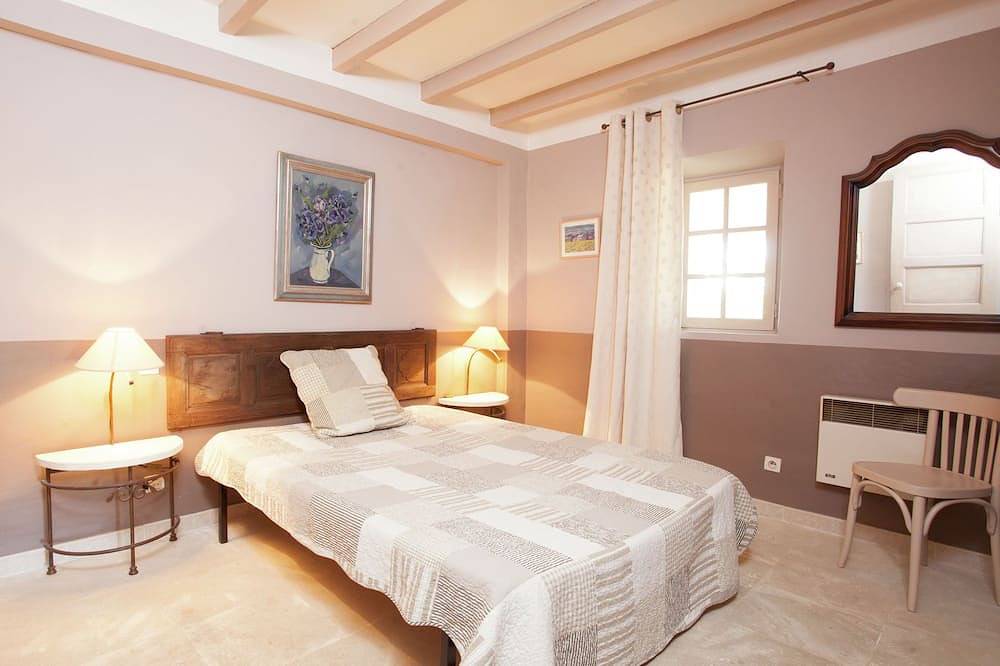 Casa rural en Oppede con piscina compartida in Oppède, Parque natural regional del Luberon