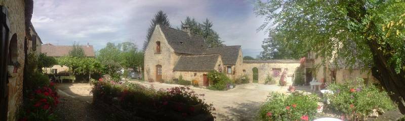 Gîte pour 4 personnes, avec terrasse ainsi que vue et jardin, animaux acceptés à Tamniès