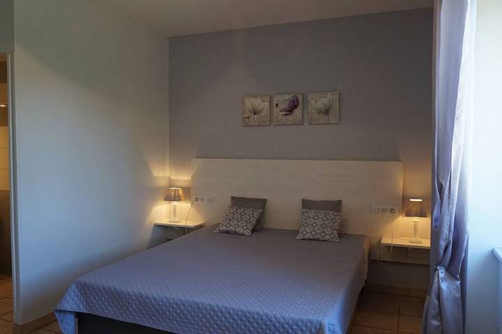 Location de vacances pour 9 personnes, avec jardin et terrasse, animaux acceptés à Carlux - 2