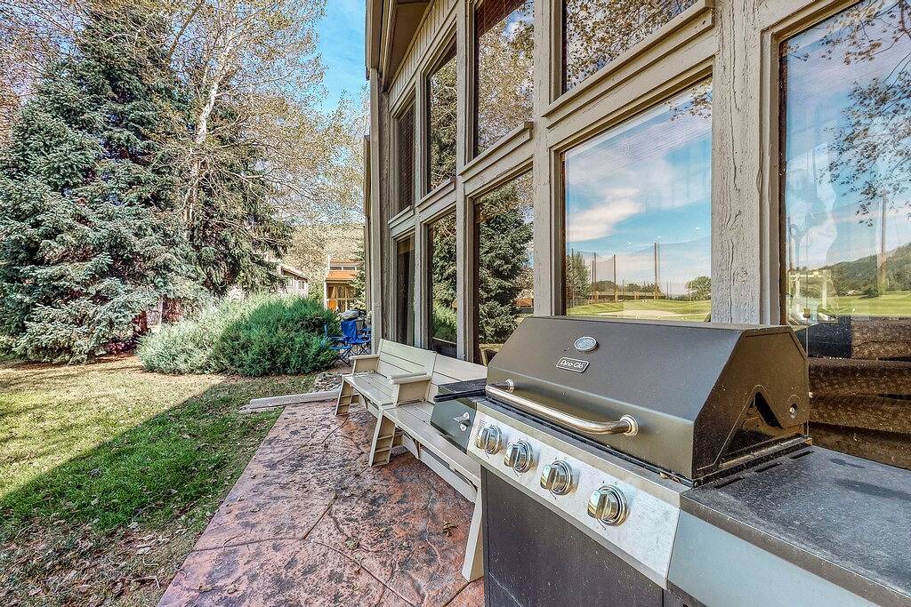 Ganze Wohnung, Verbesserte Wohnung mit großen Fenstern, Golf vor Ort, gemeinsames Tennis und Basketball in Eagle-Vail, Beaver Creek