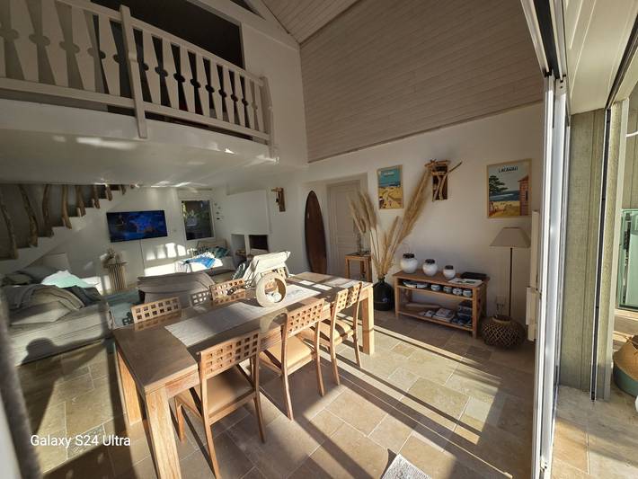 Location de vacances pour 10 personnes, avec piscine ainsi que jardin et terrasse dans Golf de la Méjanne - 4