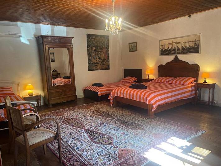 Appartement de vacances pour 4 personnes, avec balcon et jardin ainsi que piscine et vue