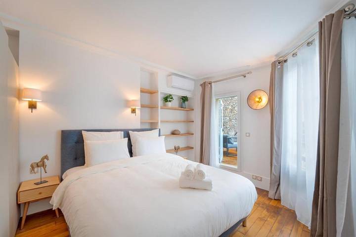 Gîte pour 4 personnes, avec terrasse dans Theatre Edouard Vii Paris - 4