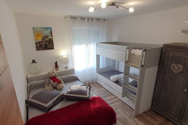 Location de vacances pour 8 personnes, avec jacuzzi ainsi que jardin et terrasse à Rochegude - 3