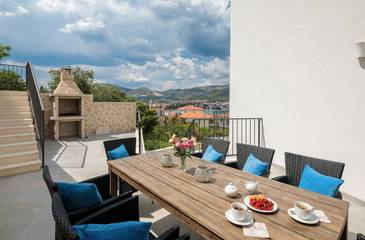 Villa for 10 People in Trogir, Ciovo, Photo 4