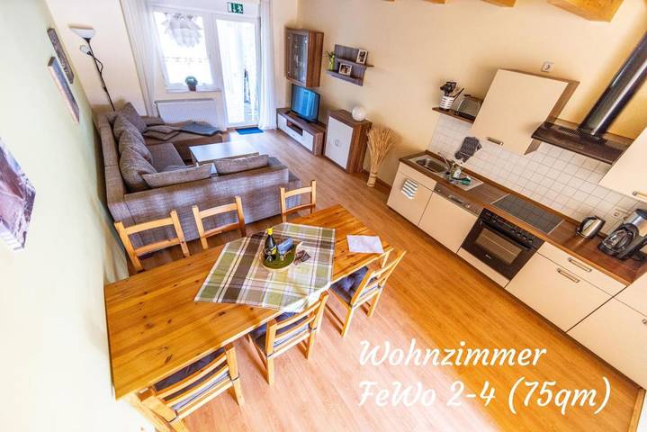 Ferienwohnung für 2 Personen, mit Terrasse und Garten sowie Kinderpool und Pool