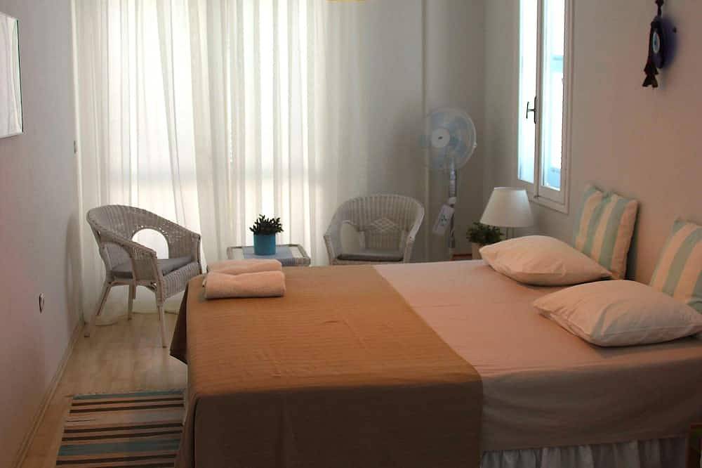 Charming 3-bedroom Villa & Private Pool in Tranquil Olive Tree Garden in Cesme, Türkische Ägäis