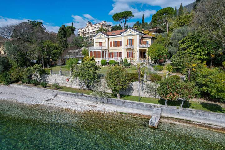 Ferienhaus für 6 Personen, mit Balkon und Terrasse sowie Garten in Gardone Riviera
