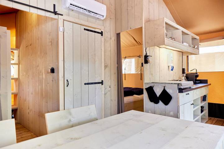 Campeggio Gasparina — Campeggio Gasparina | Villatent Outback | 4 pers. in Castelnuovo del Garda, Gardasee-Berge