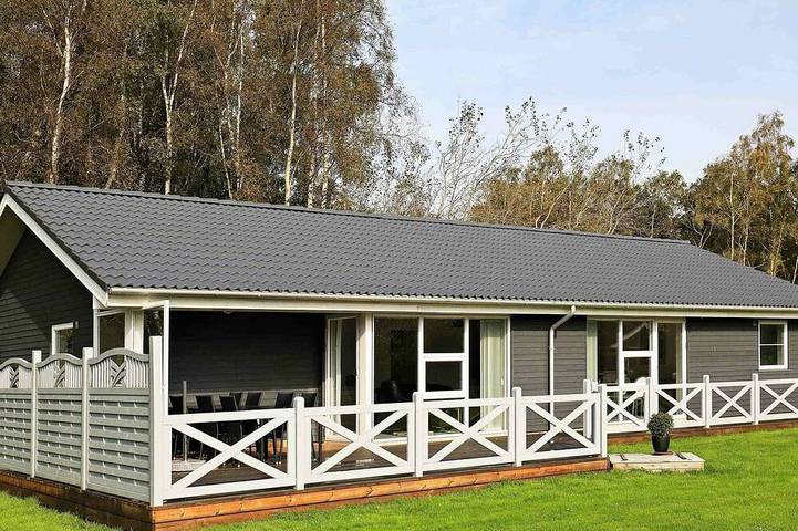Ferienhaus für 8 Personen, mit Whirlpool und Terrasse sowie Garten und Sauna - 1