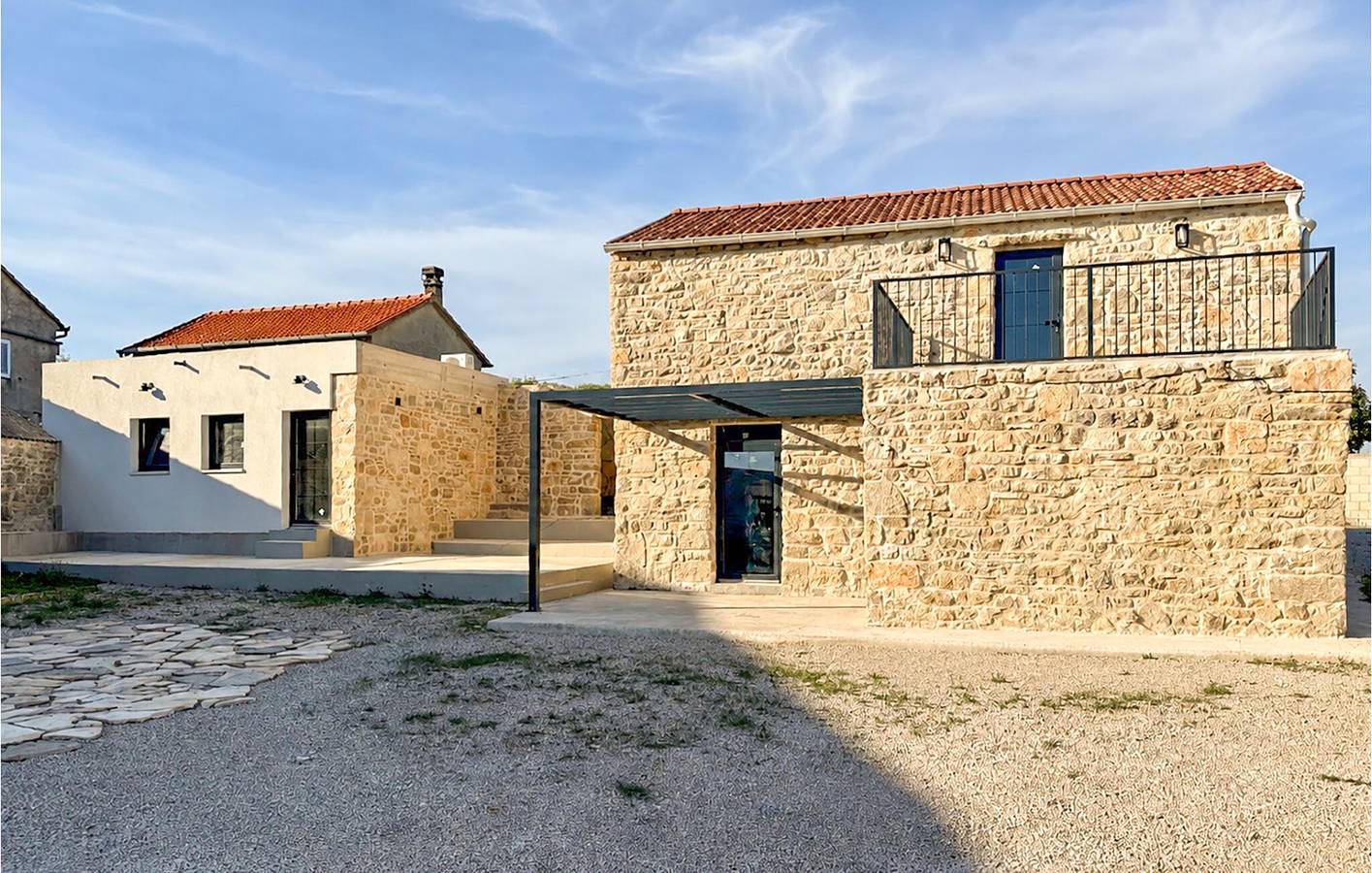 Geräumige 200 m² große Wohnung mit Pool, WLAN und Terrasse in Podgrađe, Grad Benkovac