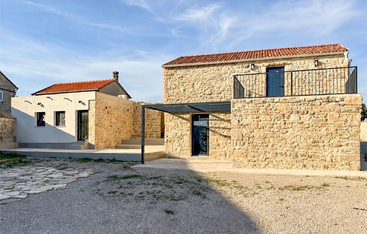 Ferienhaus für 8 Personen, mit Sauna und Whirlpool sowie Pool und Terrasse - 1