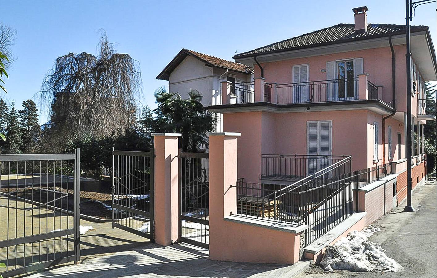 Appartamento intero, Incantevole appartamento con terrazza e giardino, vicino alla spiaggia e al centro città, Stresa in Stresa, Comune di Stresa