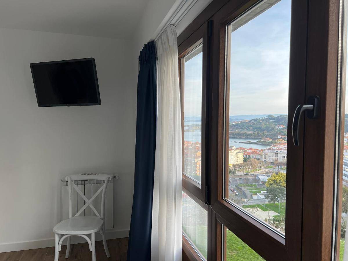 Deluxe Double Room with Balcony and Sea View in Luanco, Gozón