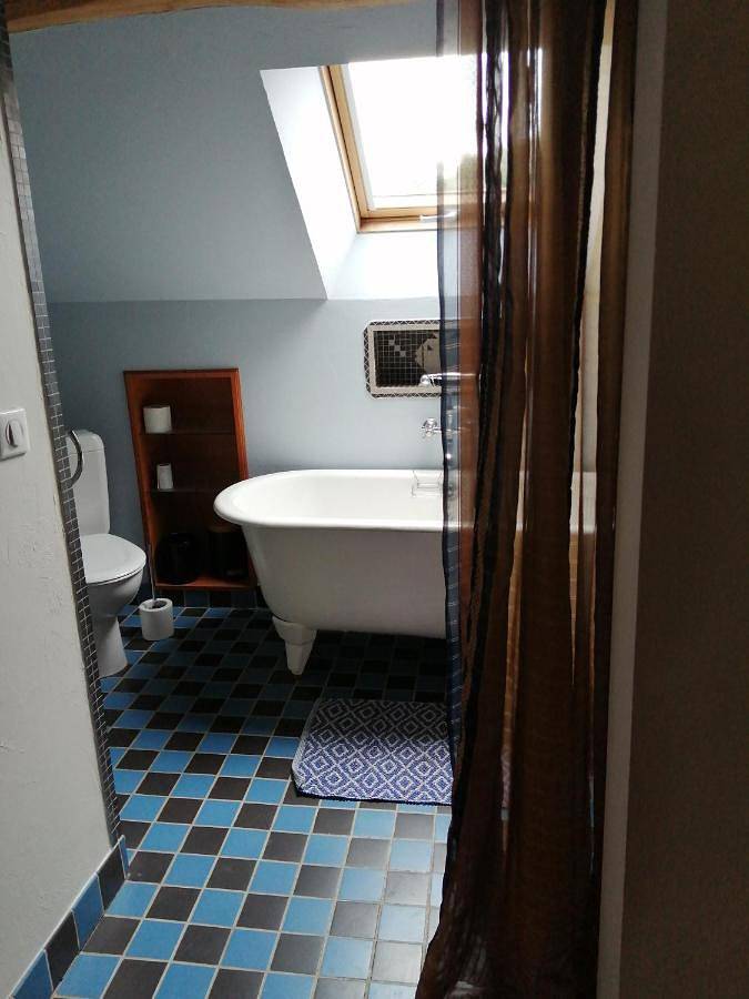 Location de vacances pour 3 personnes, avec vue et terrasse à Gourdon (Saône-et-Loire) - 4