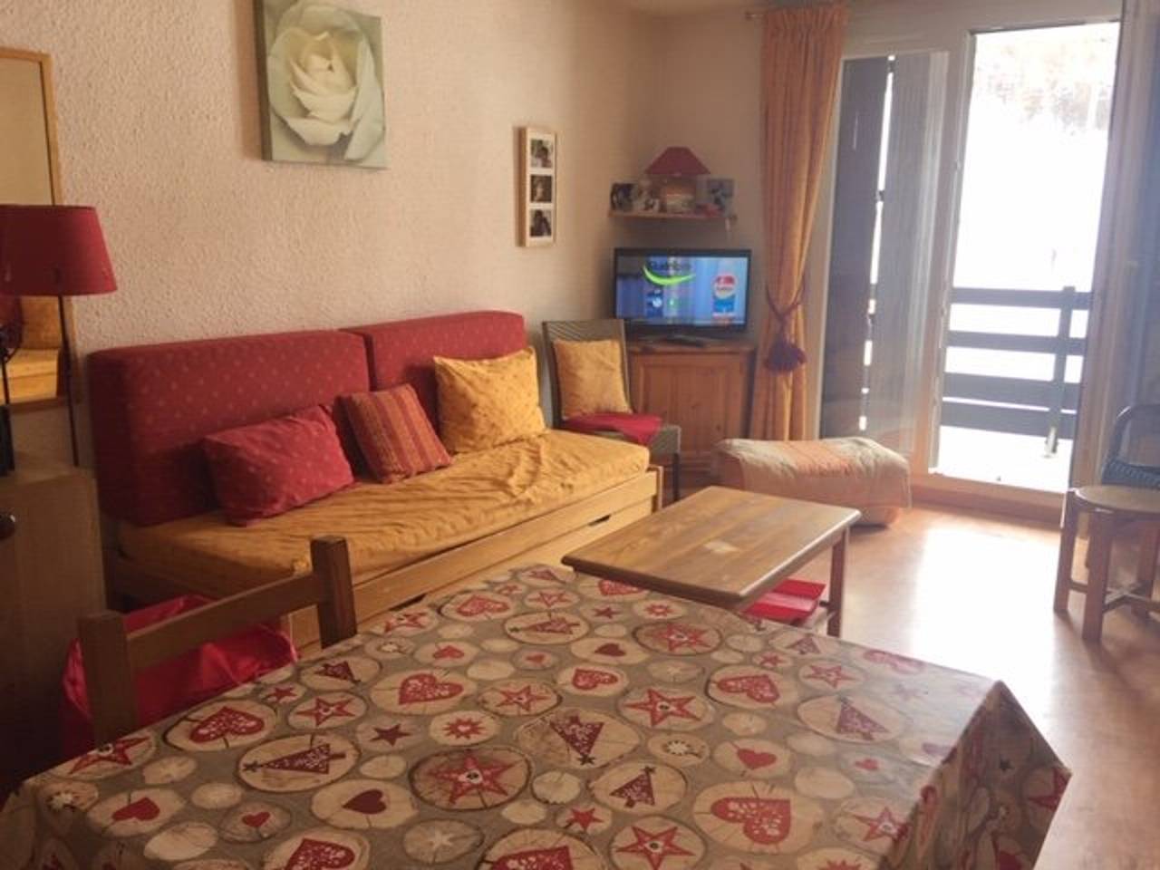 Apartamento entero, Estudio para 4 pers. a pie de pista con balcón, se admiten mascotas in Station de Risoul, Risoul