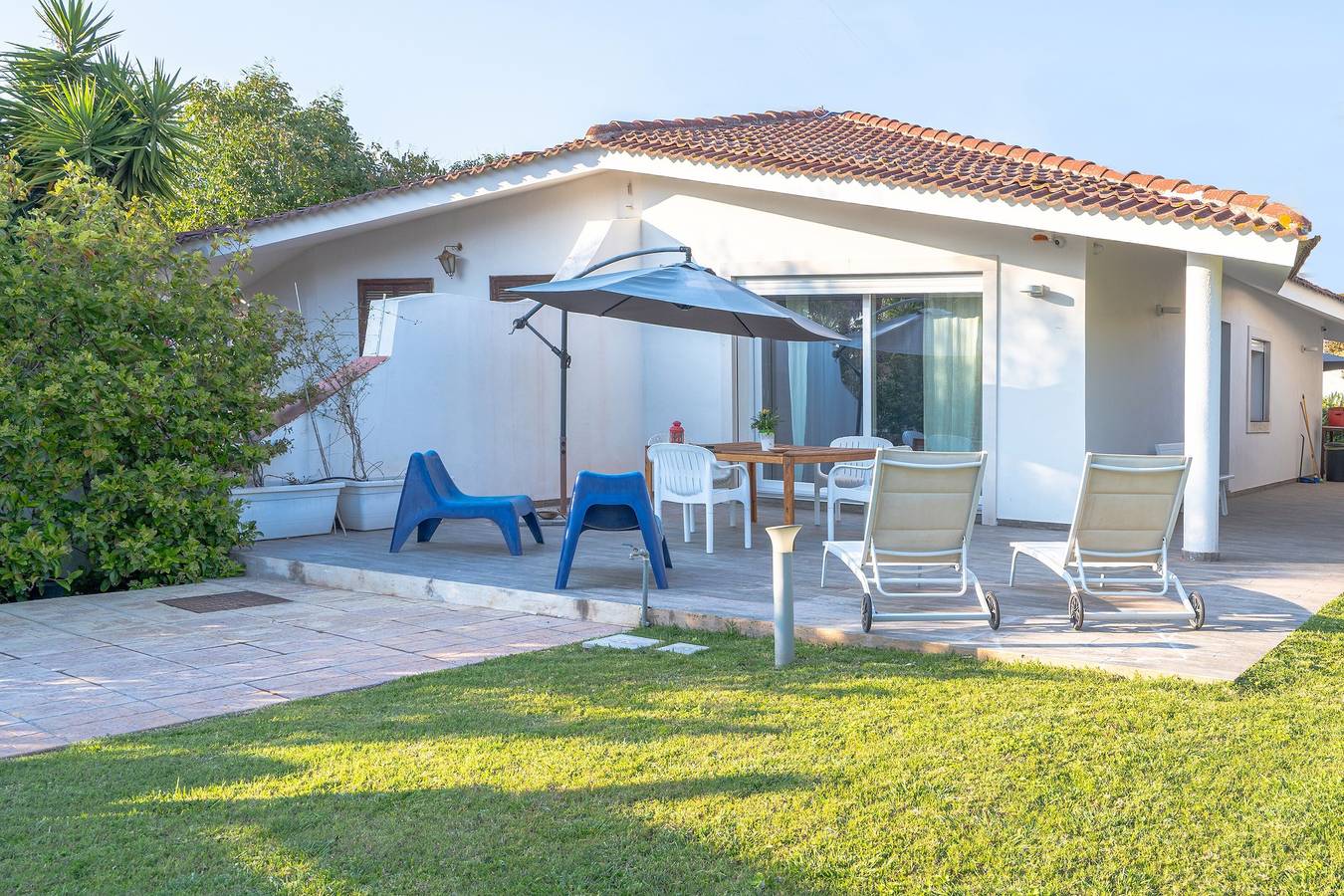 Villa 'Oceano' avec terrasse privée, Wi-Fi et climatisation in Fontane Bianche, Cassibile