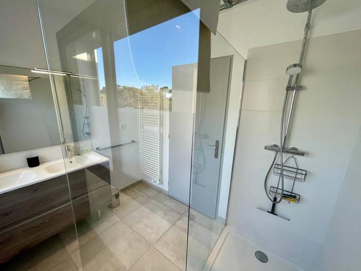 Gîte pour 6 personnes, avec vue et balcon dans Plage La Capte - 4