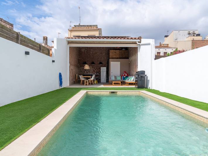 Location de vacances pour 7 personnes, avec jardin à Malgrat de Mar - 2