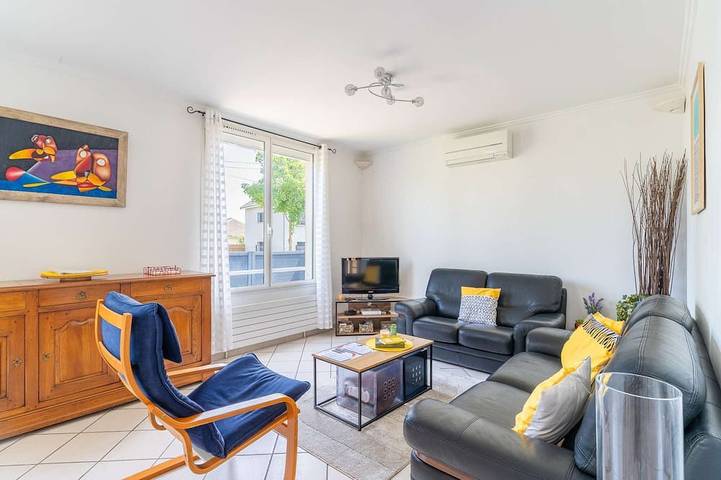 Location de vacances pour 6 personnes, avec jardin à Conflans-Sainte-Honorine