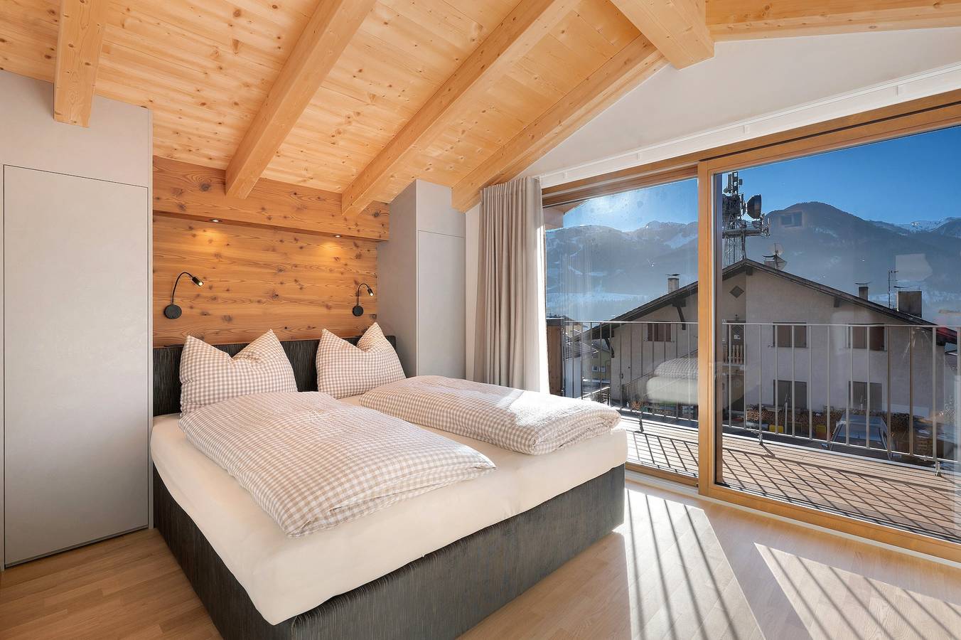 Ganze Wohnung, Apartment 'Villa Helena' mit Bergblick, privater Terrasse und Wlan in Cavalese, Fleimstaler Alpen