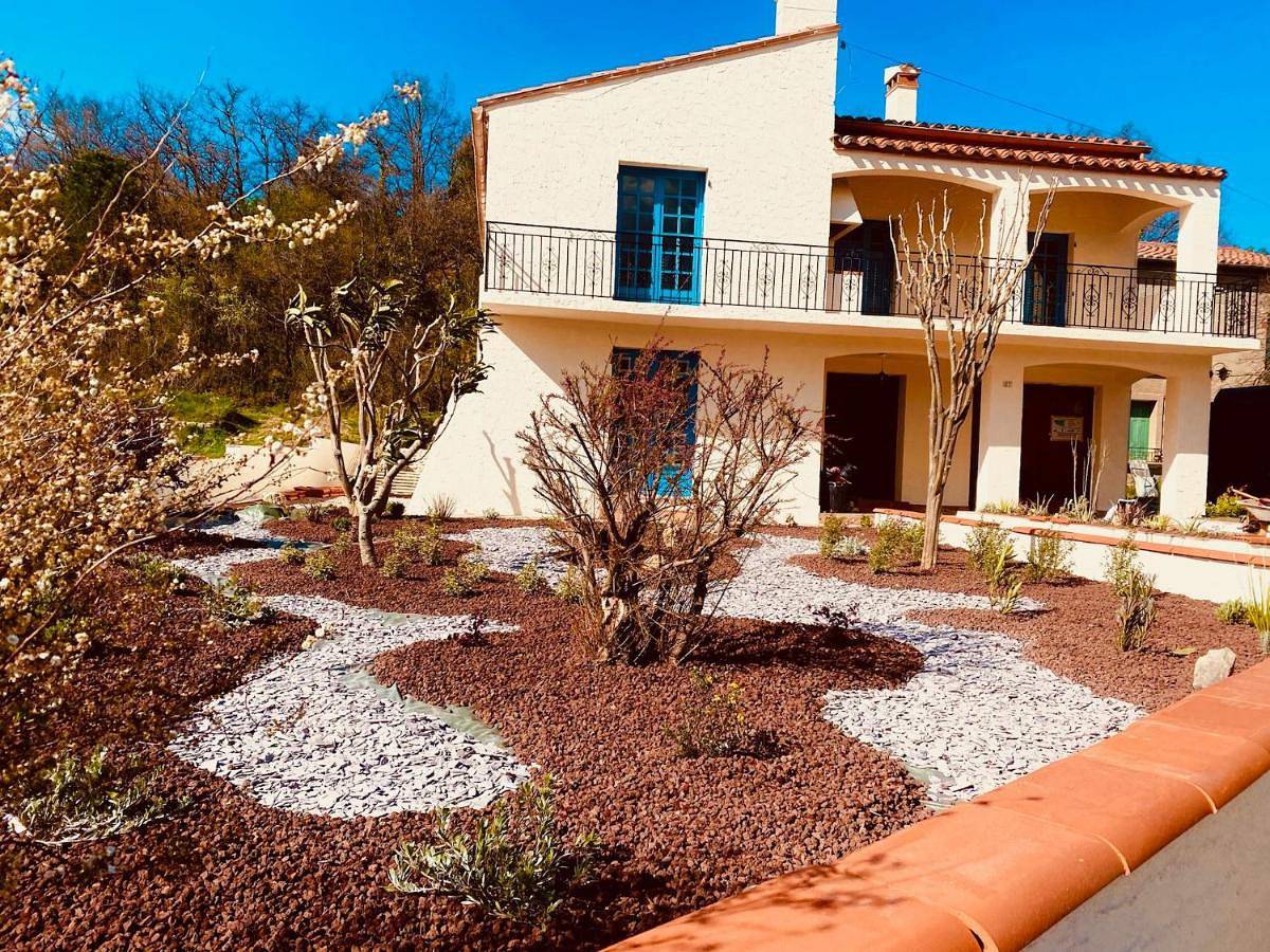 Four-Bedroom Holiday Home in Eus, Région de Prades