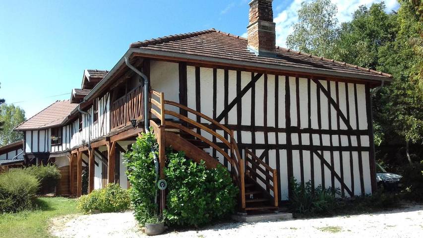 Gîte pour 12 personnes, avec vue sur le lac et jardin