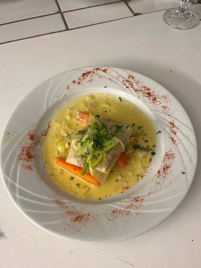 Hôtel pour 2 personnes, avec jardin ainsi que piscine et vue, animaux acceptés à Saint-Alban-Auriolles - 2