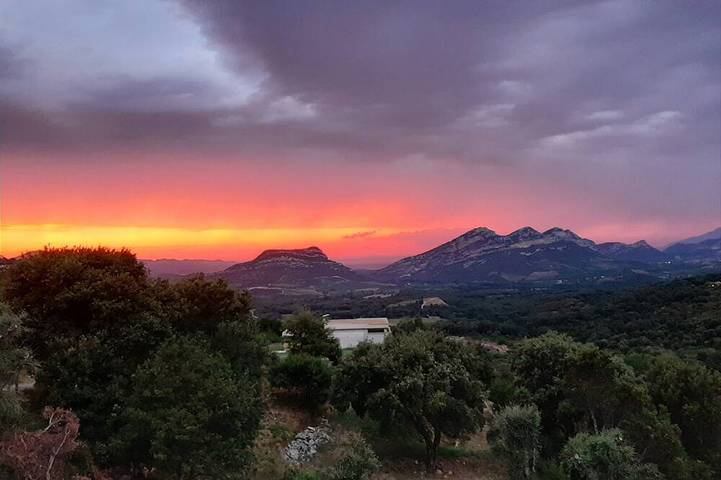 Location de vacances pour 6 personnes, avec Terrasse ainsi que Jardin et Piscine à Poggio-d'Oletta